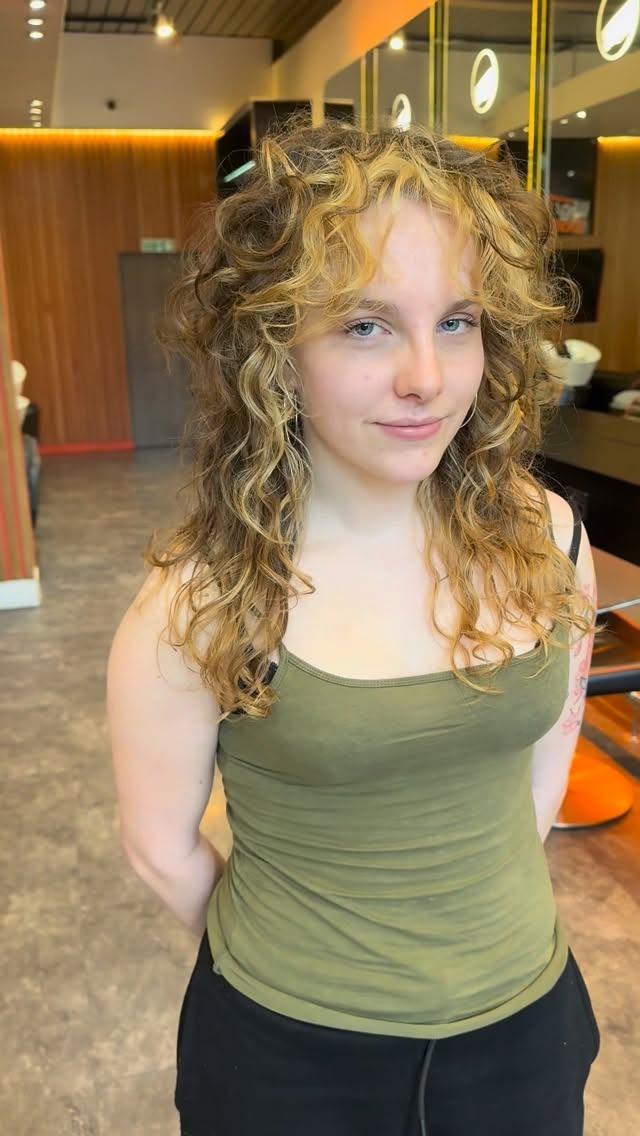 Step 01: Your Curl Consultation — Wigs & Warpaint process